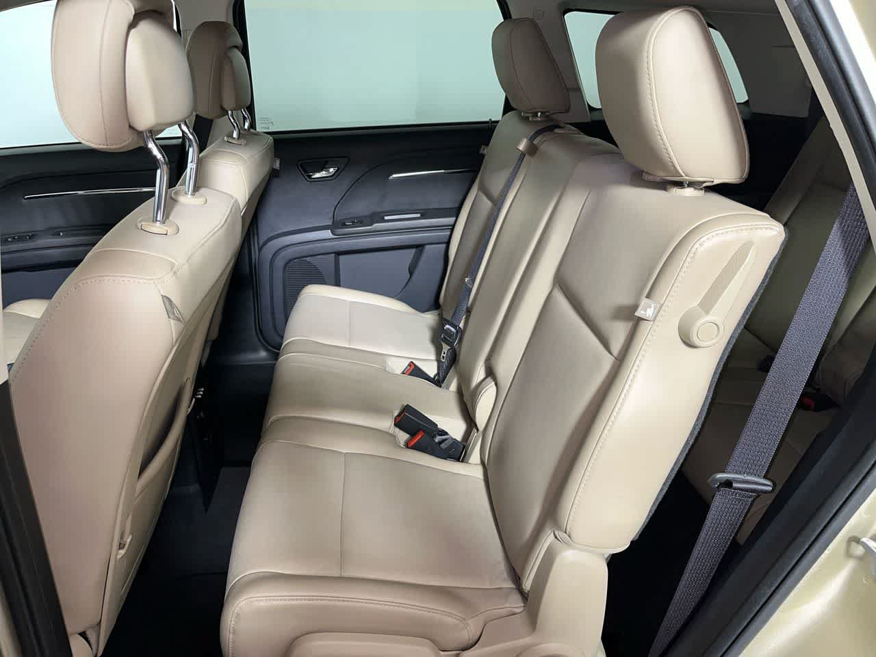 Used 2010 Dodge Journey R/T w/ Flexible Seating Group FWD image 28