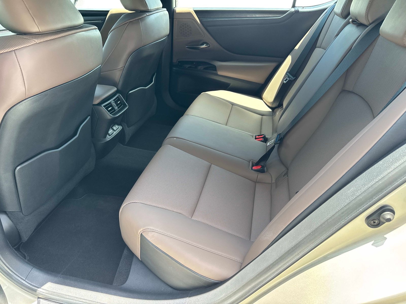 Used 2022 Lexus ES 350 w/ Premium Package FWD image 13