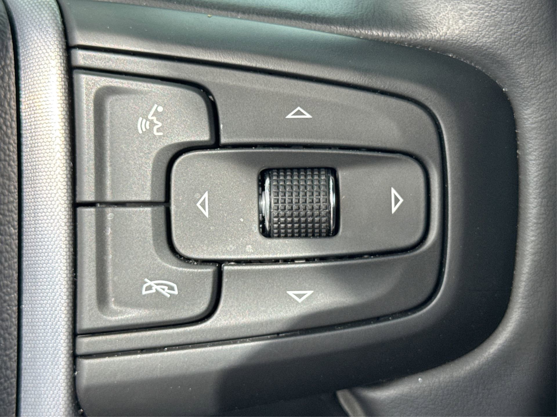 Used 2024 GMC Sierra 1500 SLT w/ SLT Premium Plus Package image 33