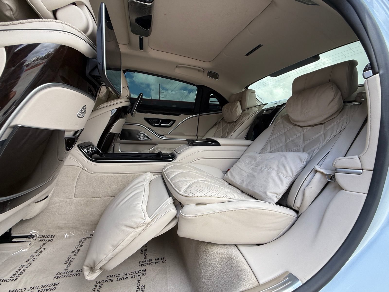 Used 2024 Mercedes-Benz Maybach S 580 4MATIC image 36