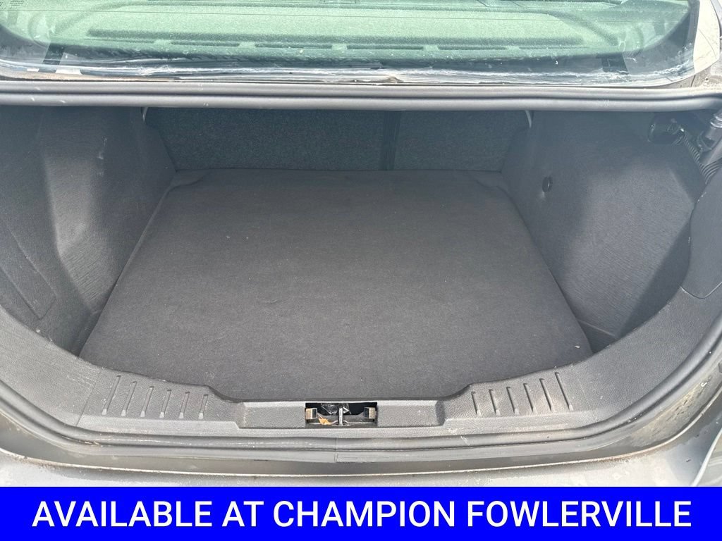 Used 2018 Ford Focus SE w/ SE Appearance Package FWD image 19