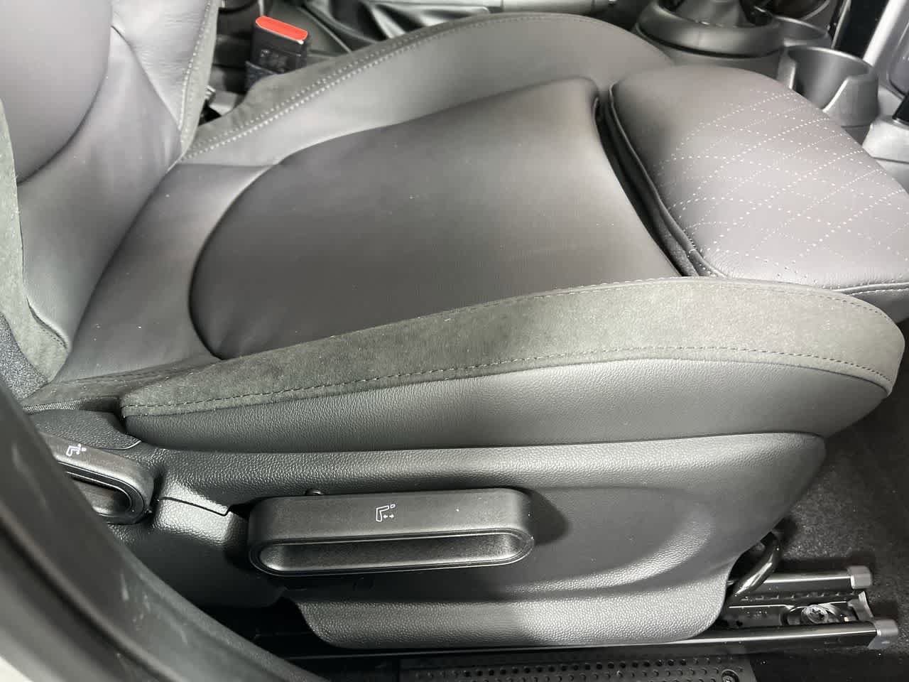Certified 2023 MINI Cooper S w/ Signature Upholstery Package FWD image 16