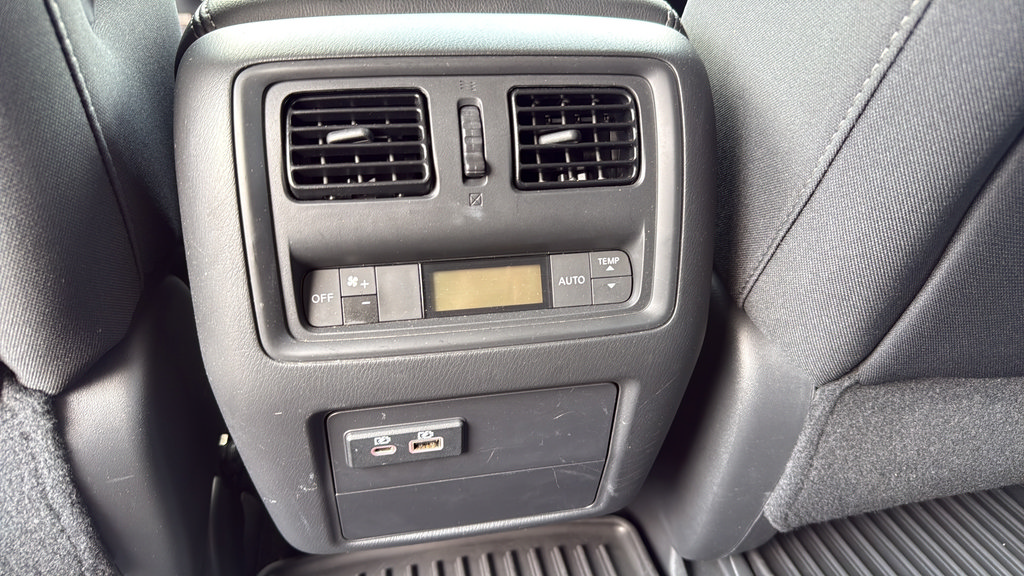 Used 2019 Nissan Pathfinder S AWD/4WD image 16
