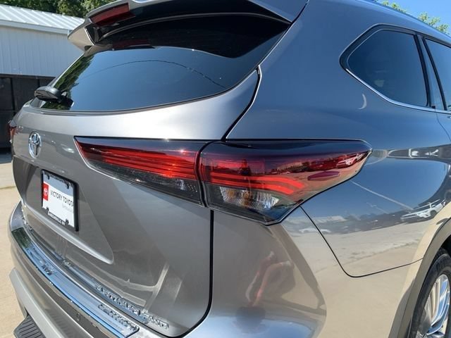 New 2025 Toyota Highlander Platinum AWD/4WD image 29
