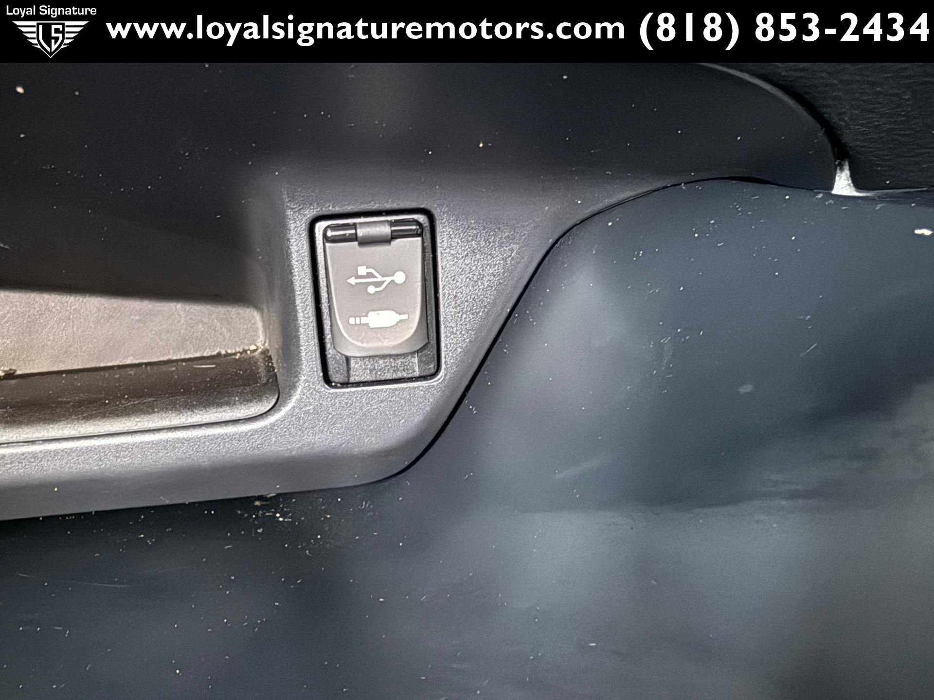 Used 2018 Toyota C-HR XLE image 24