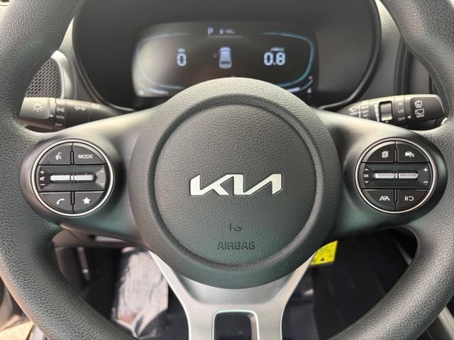 Used 2025 Kia Soul LX w/ LX Technology Package FWD image 18