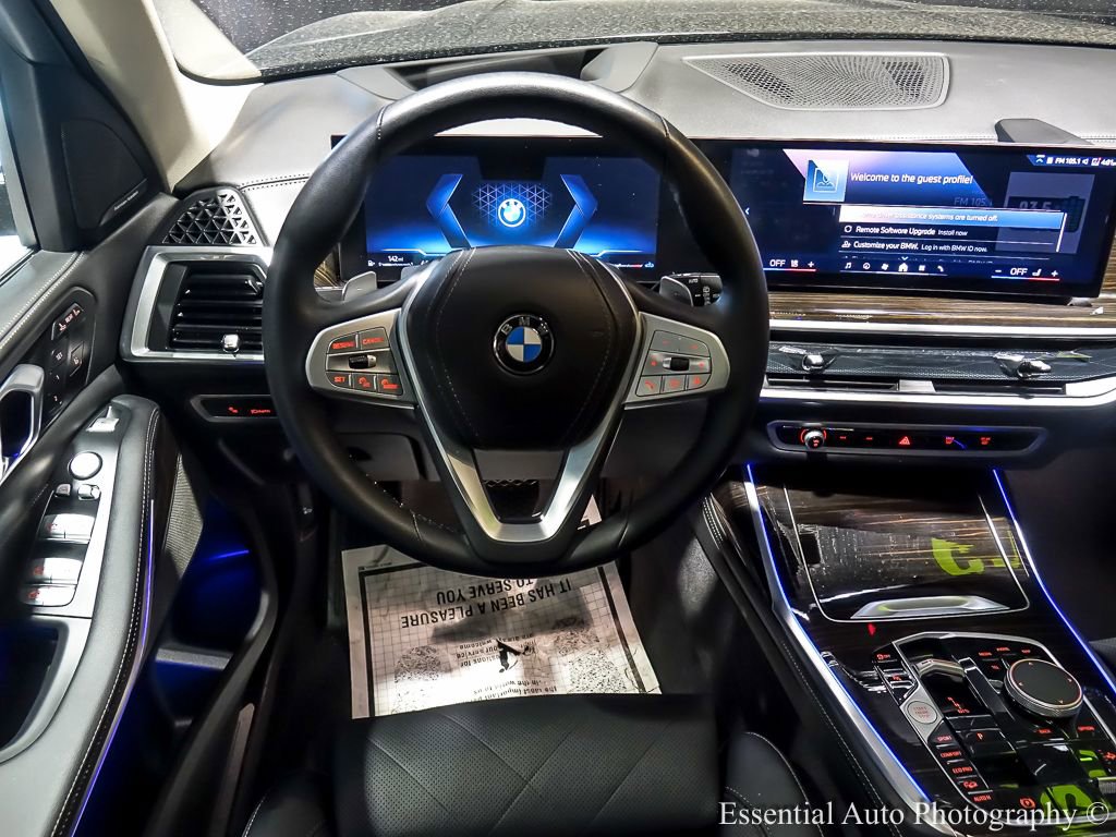 Used 2025 BMW X7 xDrive40i w/ Premium Package image 18
