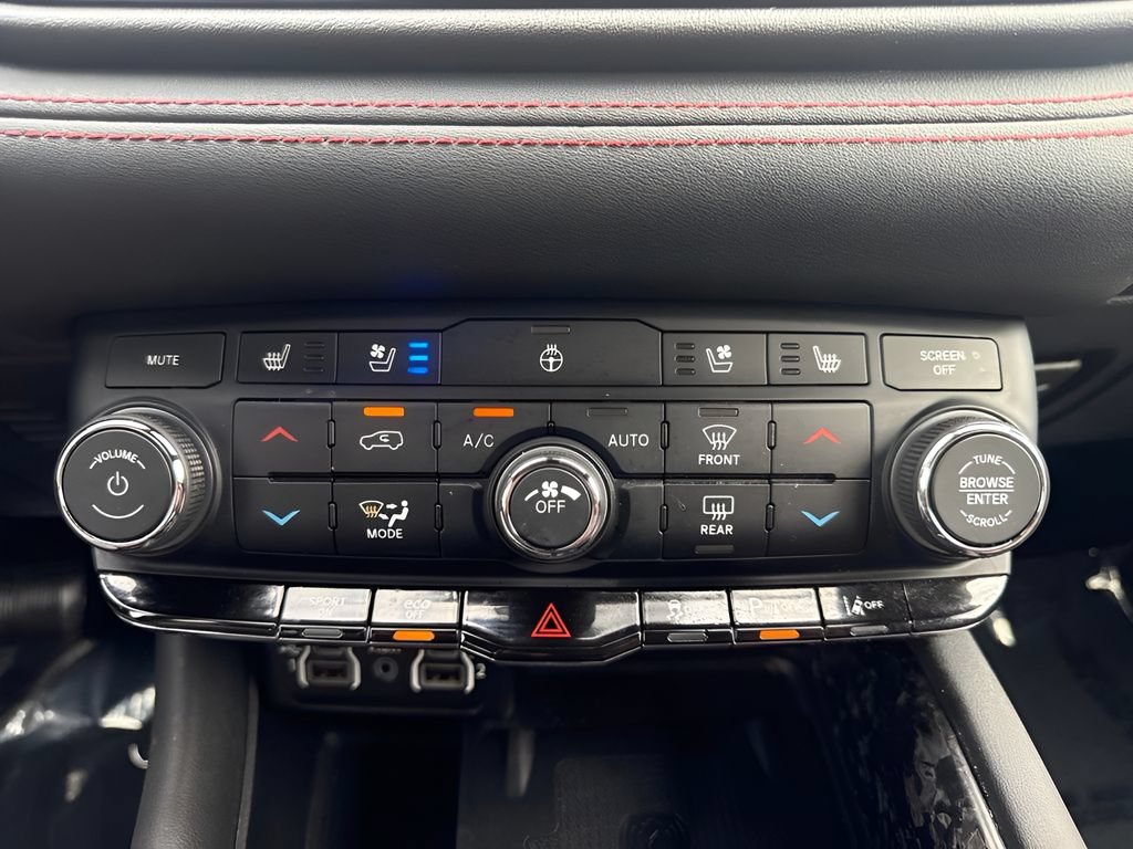 Used 2024 Dodge Durango R/T RWD image 17