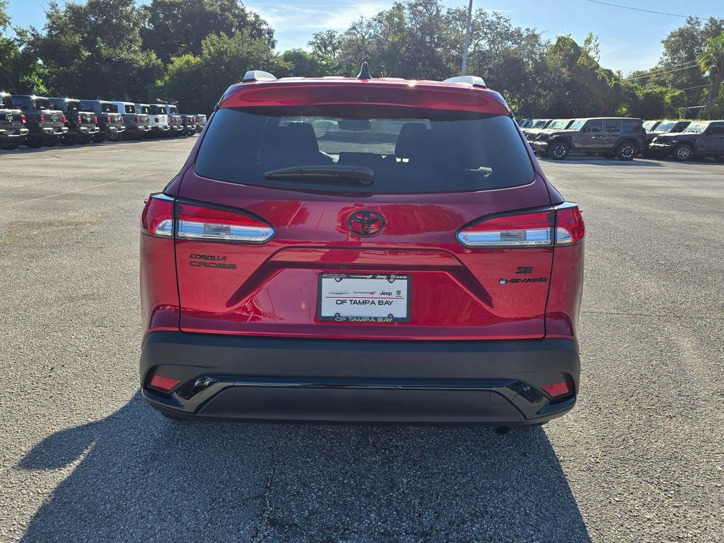 Used 2025 Toyota Corolla Cross AWD Hybrid w/ Moonroof Package image 5