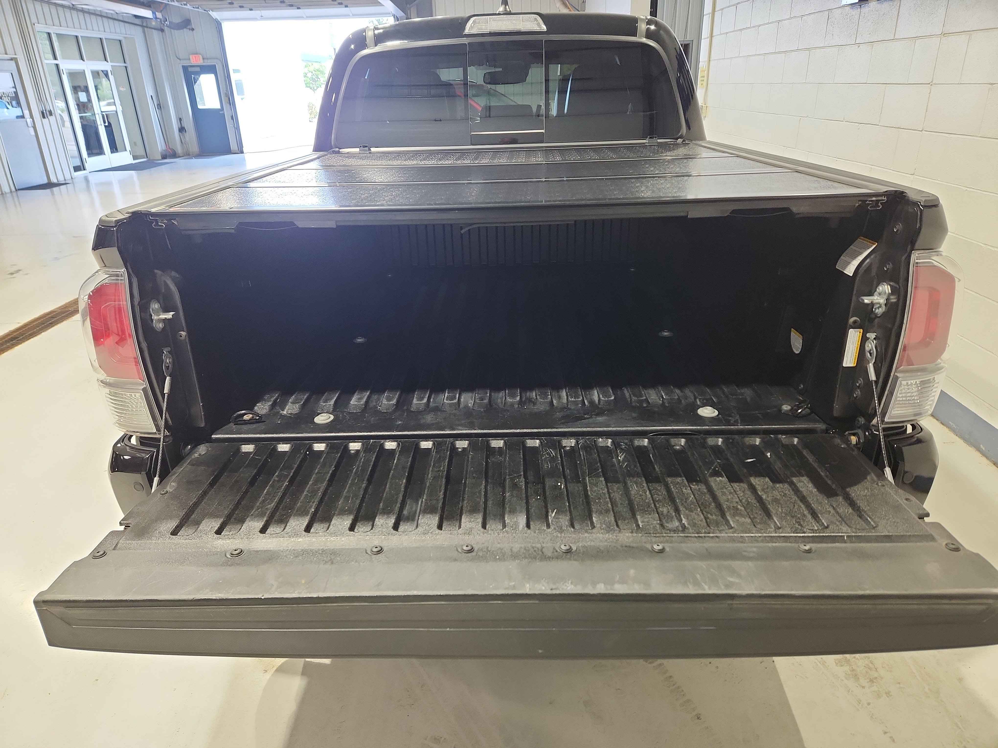 Used 2023 Toyota Tacoma TRD Off-Road image 19