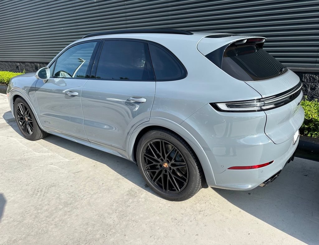 Used 2026 Porsche Cayenne GTS AWD/4WD image 3