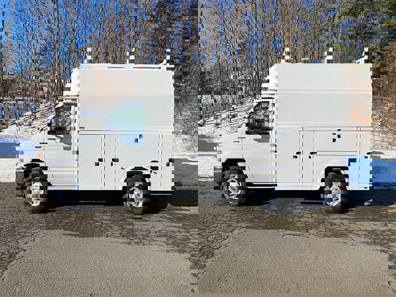 New 2026 Ford E-350 and Econoline 350 Super Duty w/ Power Equipment Group image 4