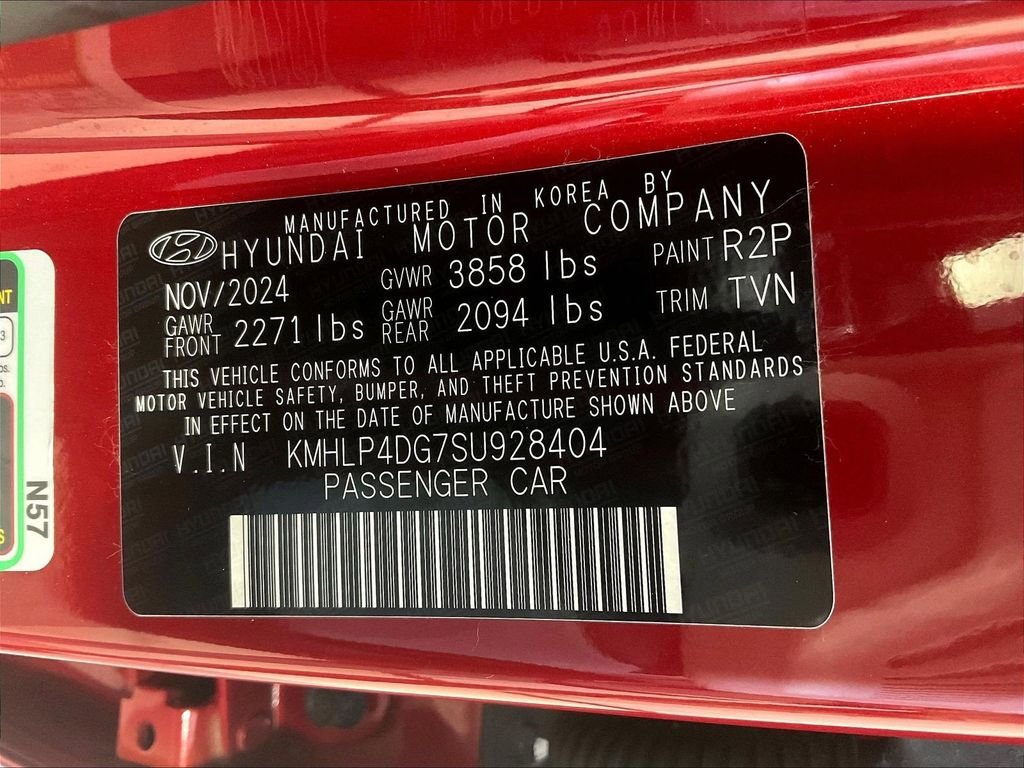 Certified 2025 Hyundai Elantra Limited FWD image 36