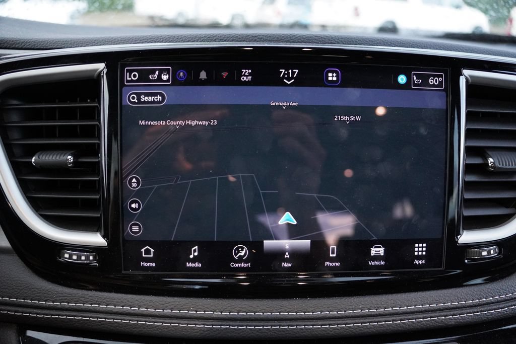 Used 2025 Chrysler Pacifica Select w/ Uconnect Theater Family Group AWD/4WD image 6