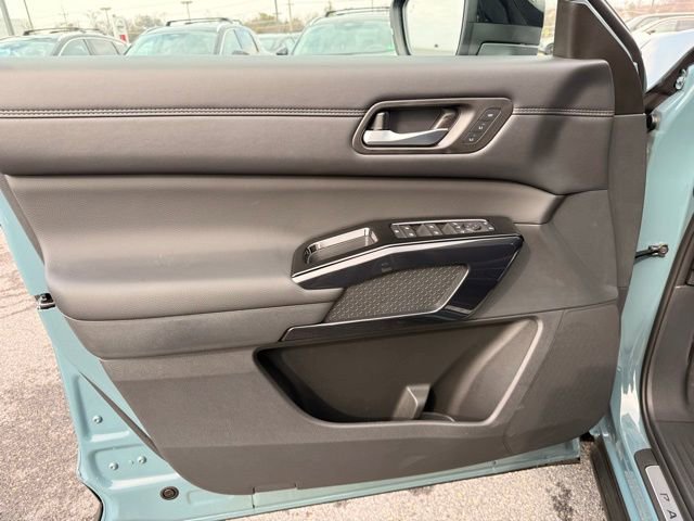 New 2026 Nissan Pathfinder Platinum image 10