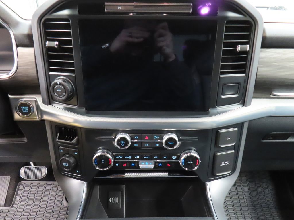 Used 2025 Ford F150 Lariat image 17