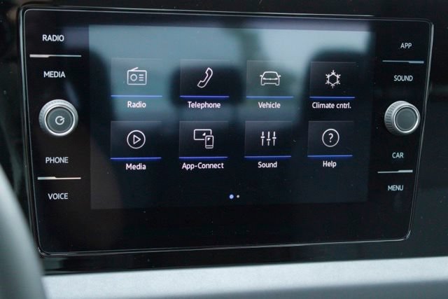 Used 2026 Volkswagen Jetta SE FWD image 23
