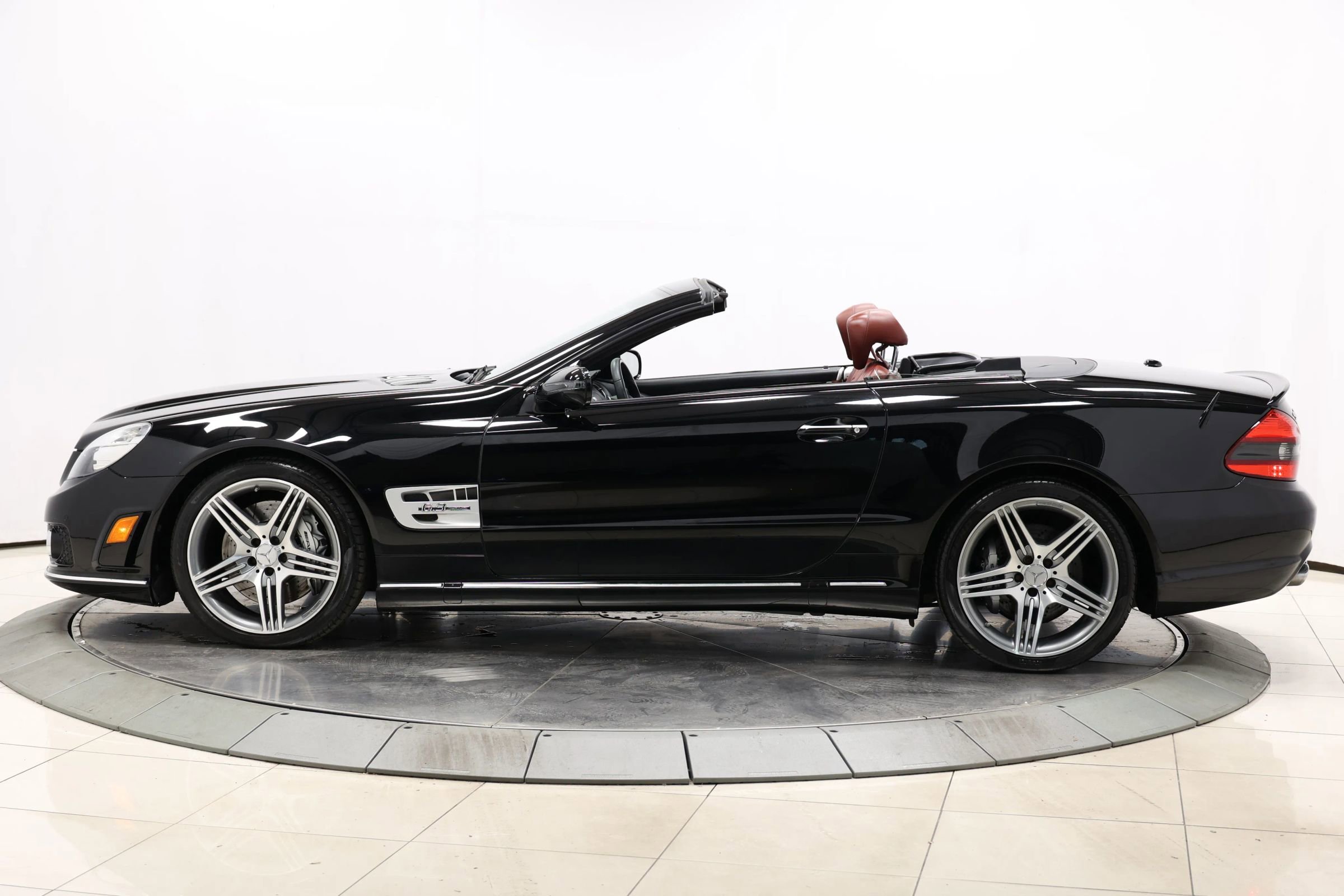Used 2012 Mercedes-Benz SL 63 AMG image 8