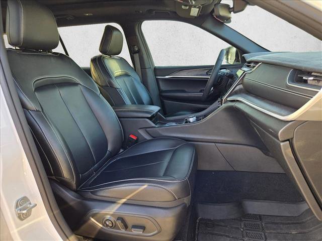 Used 2024 Jeep Grand Cherokee L Limited image 20