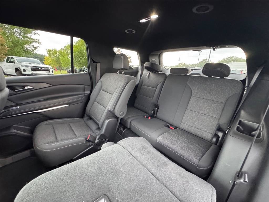 Used 2026 Chevrolet Traverse LT w/ Driver Confidence Package FWD image 13