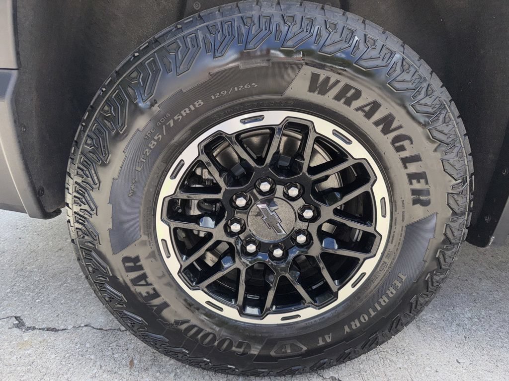 Used 2026 Chevrolet Silverado EV Trail Boss w/ LPO, Gameday Tailgate Package AWD/4WD image 60
