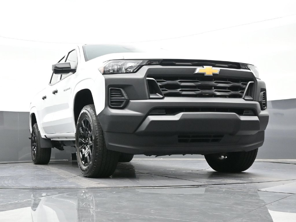 Used 2026 Chevrolet Colorado W/T w/ WT Custom Package RWD image 26