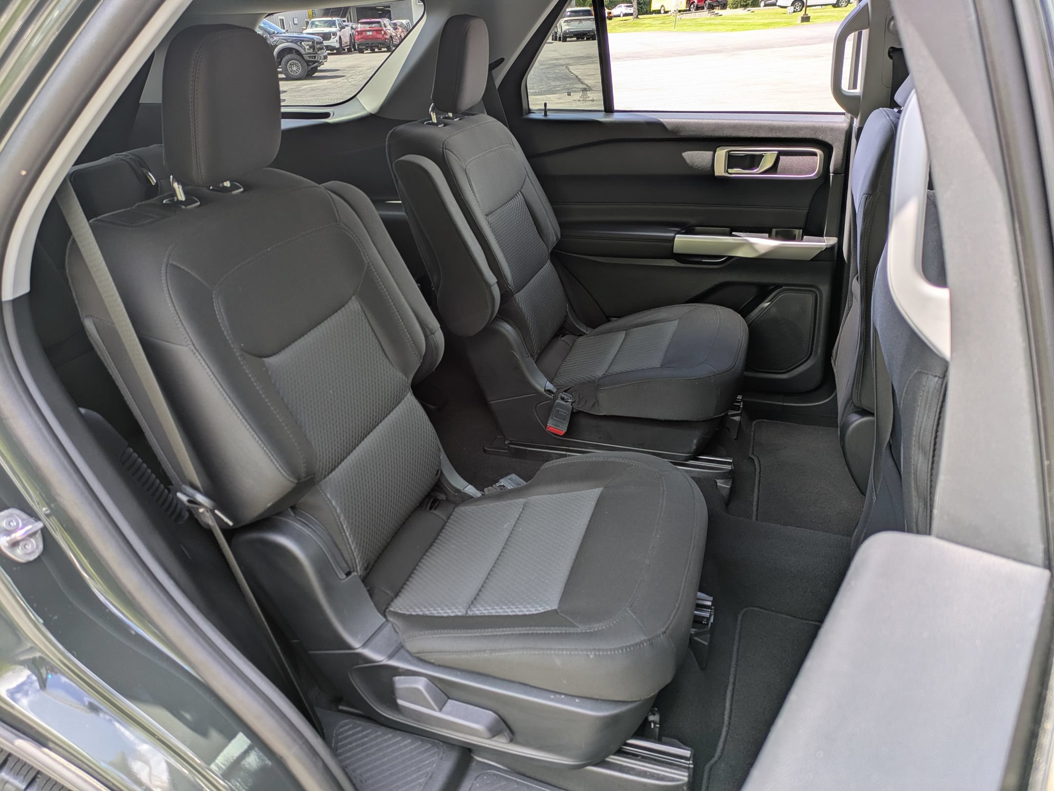 Used 2024 Ford Explorer XLT AWD/4WD image 21