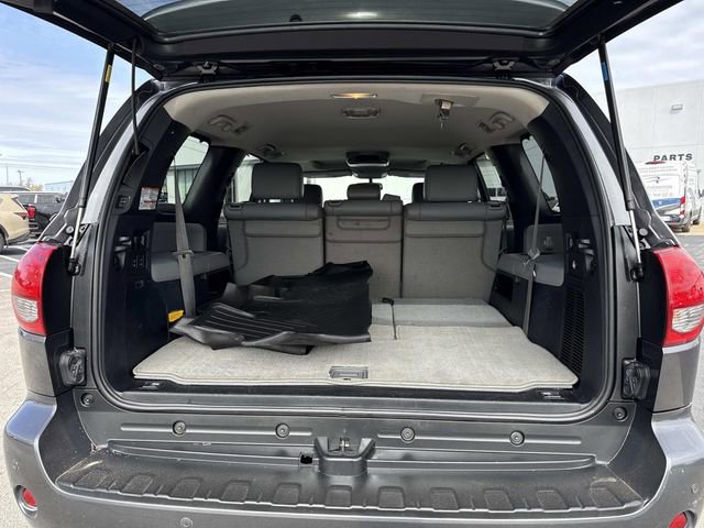 Used 2016 Toyota Sequoia Limited w/ Safety & Convenience Package image 5