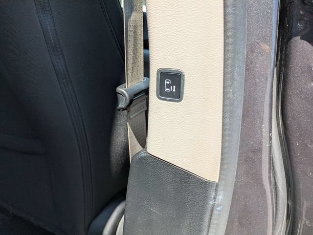Used 2017 Chrysler Pacifica Touring FWD image 25