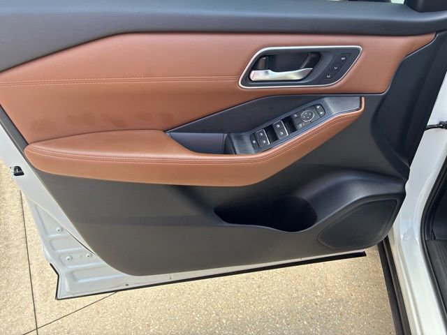 Used 2024 Nissan Rogue Platinum w/ Platinum Premium Package FWD image 19