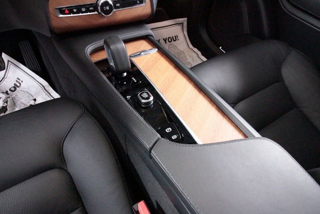 Certified 2024 Volvo XC90 B5 Plus image 10