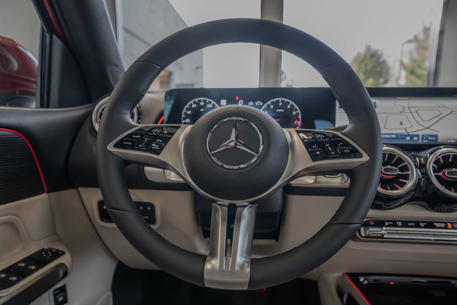 Used 2026 Mercedes-Benz GLB 250 4MATIC image 9