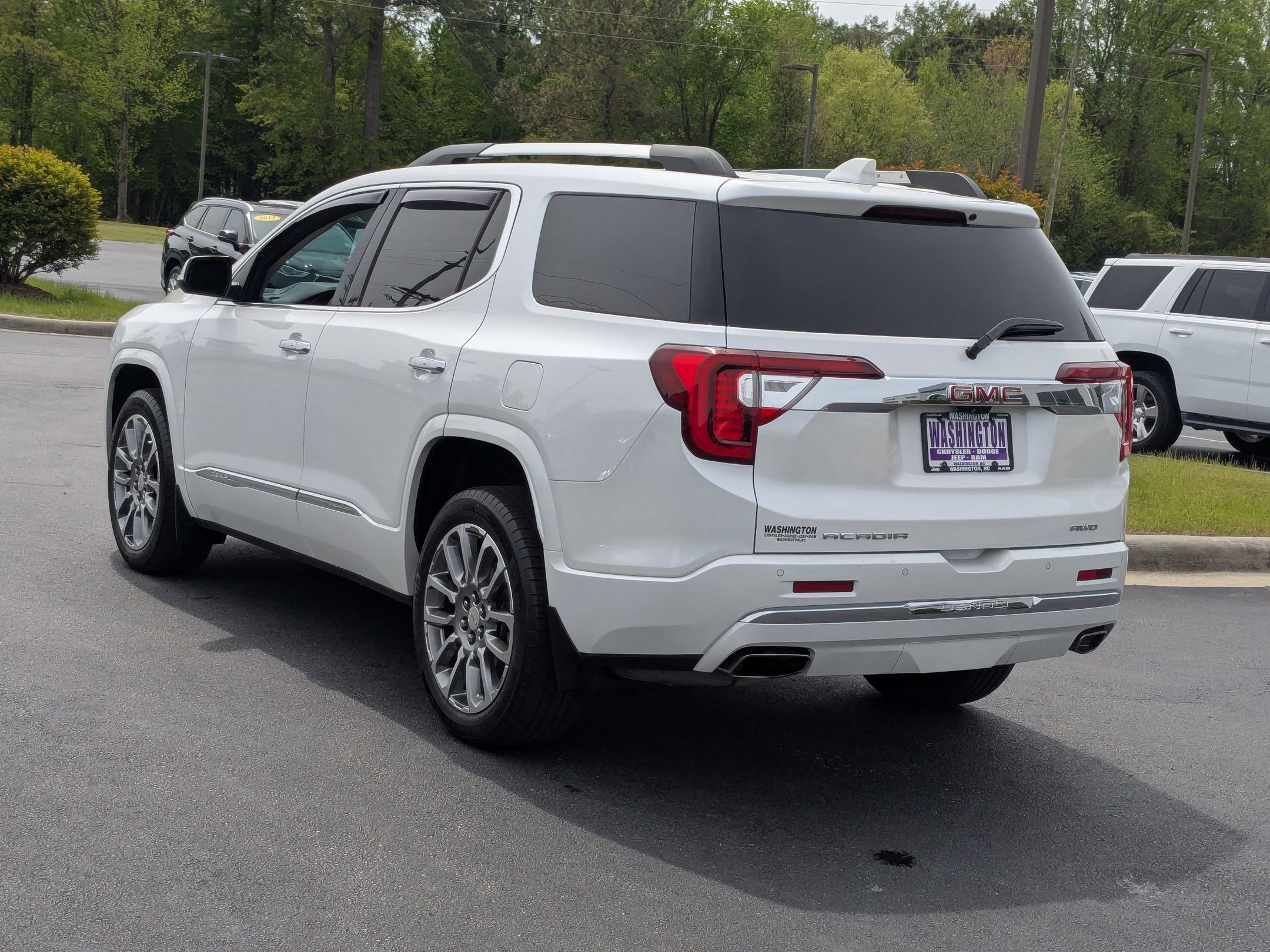Used 2022 GMC Acadia Denali w/ Denali Technology Package image 7