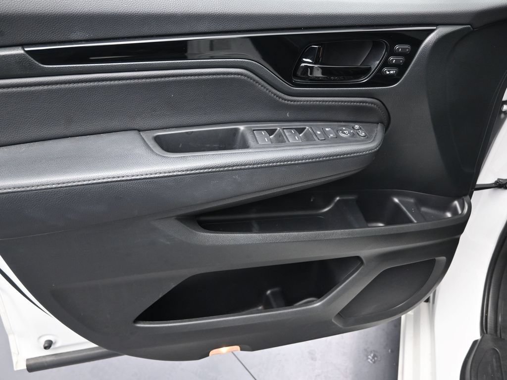 Used 2023 Honda Odyssey Elite image 11