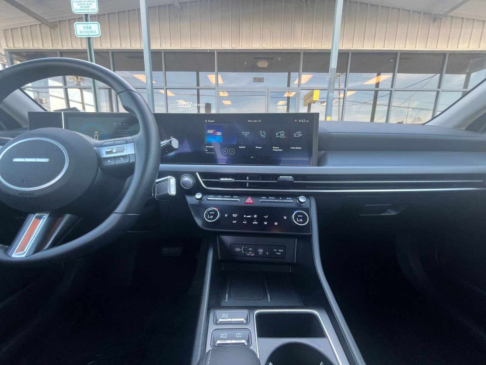Used 2025 Hyundai Sonata SEL FWD image 17
