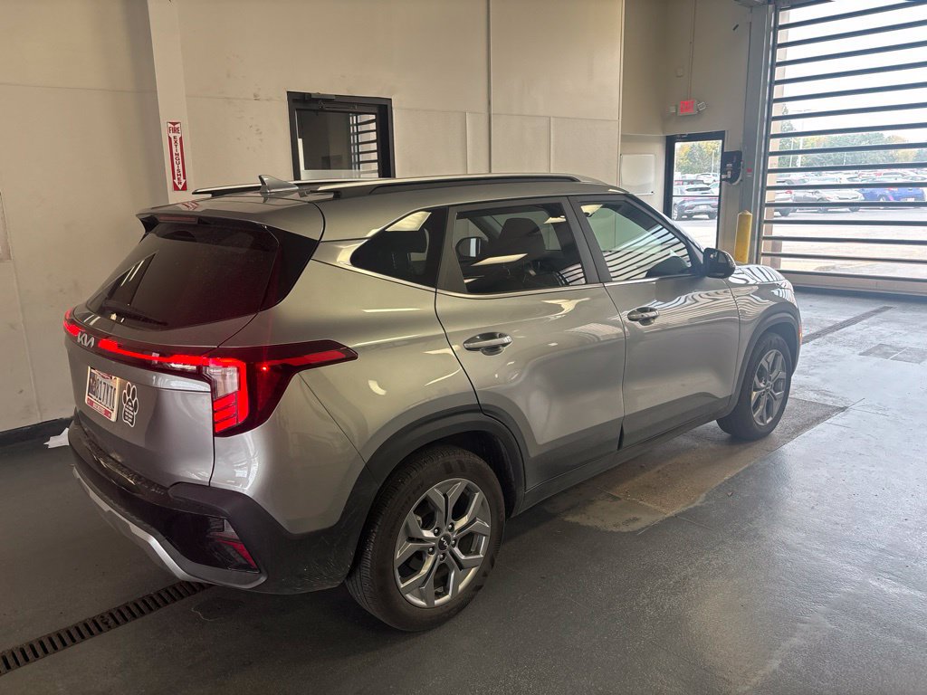 Used 2024 Kia Seltos S FWD image 7