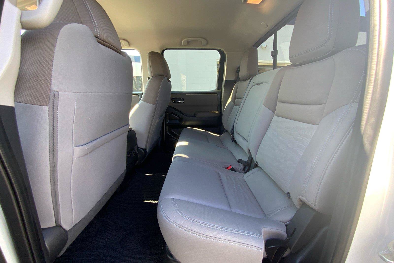 Used 2022 Nissan Frontier SV AWD/4WD image 11