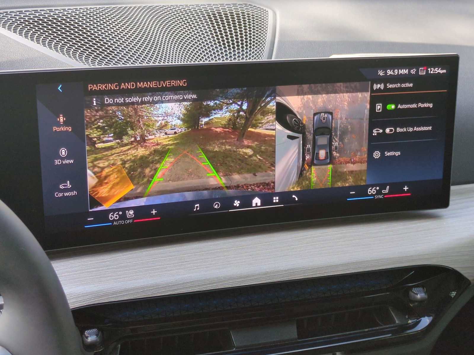 New 2025 BMW 330i xDrive Sedan w/ Premium Package image 31