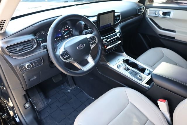 Used 2022 Ford Explorer Limited image 12