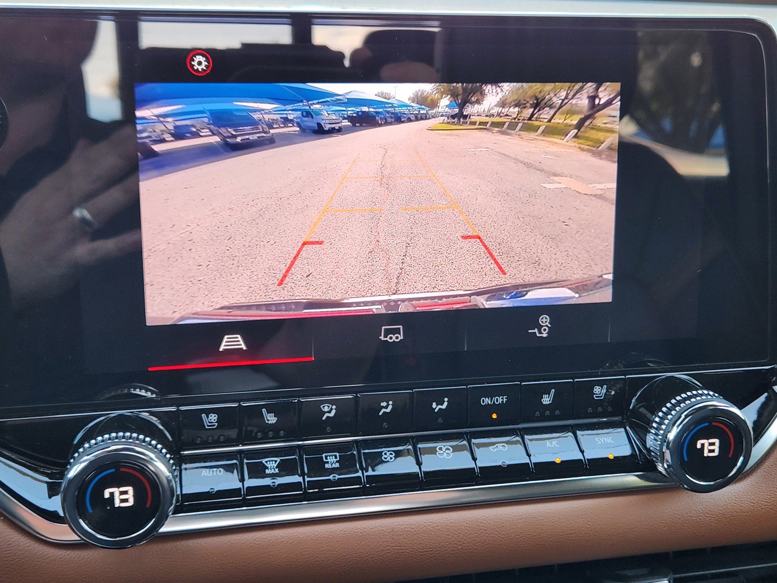 Used 2023 GMC Canyon AT4 w/ AT4 Premium Package image 7