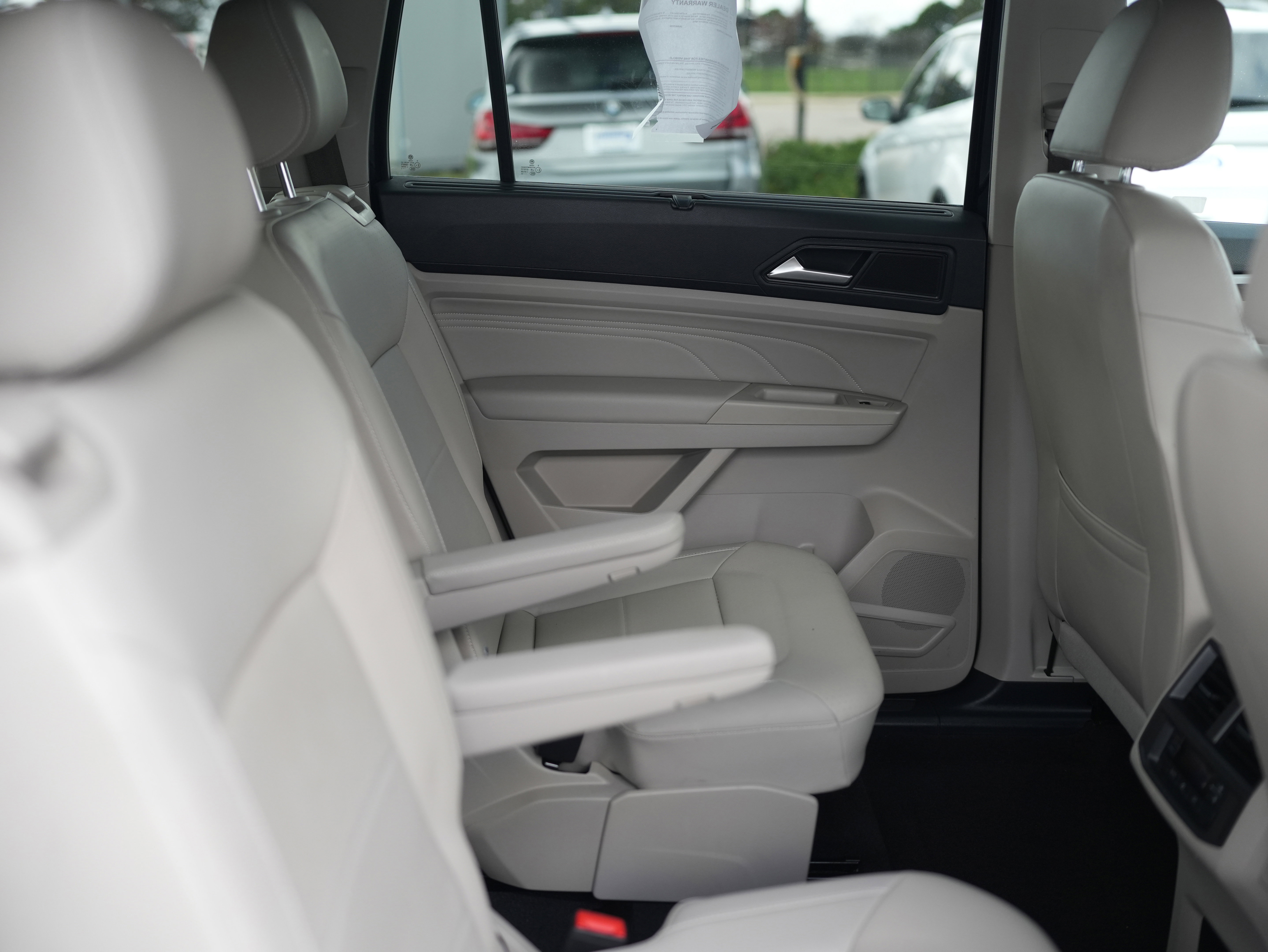 Certified 2022 Volkswagen Atlas SE w/ Black Wheel Package image 23