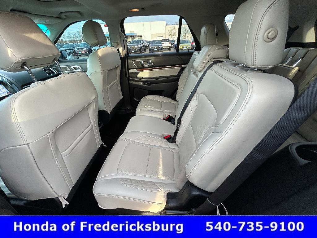 Used 2017 Ford Explorer Platinum image 28