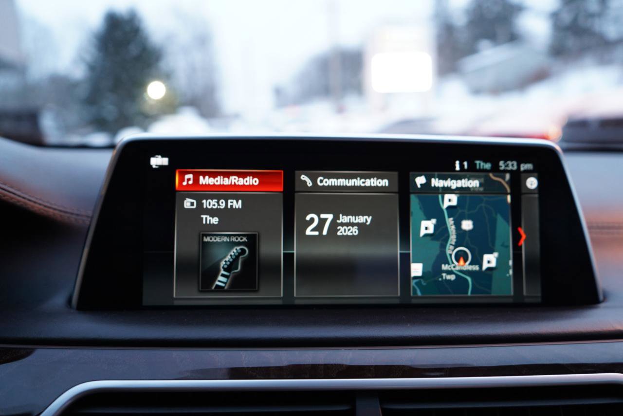 Used 2018 BMW 750i xDrive image 46