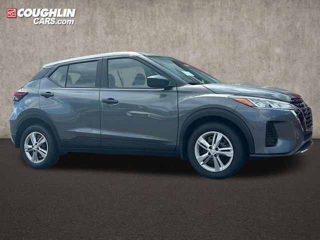 New 2025 Nissan Kicks Play S image 2