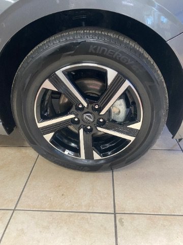 Used 2025 Nissan Sentra SV FWD image 34