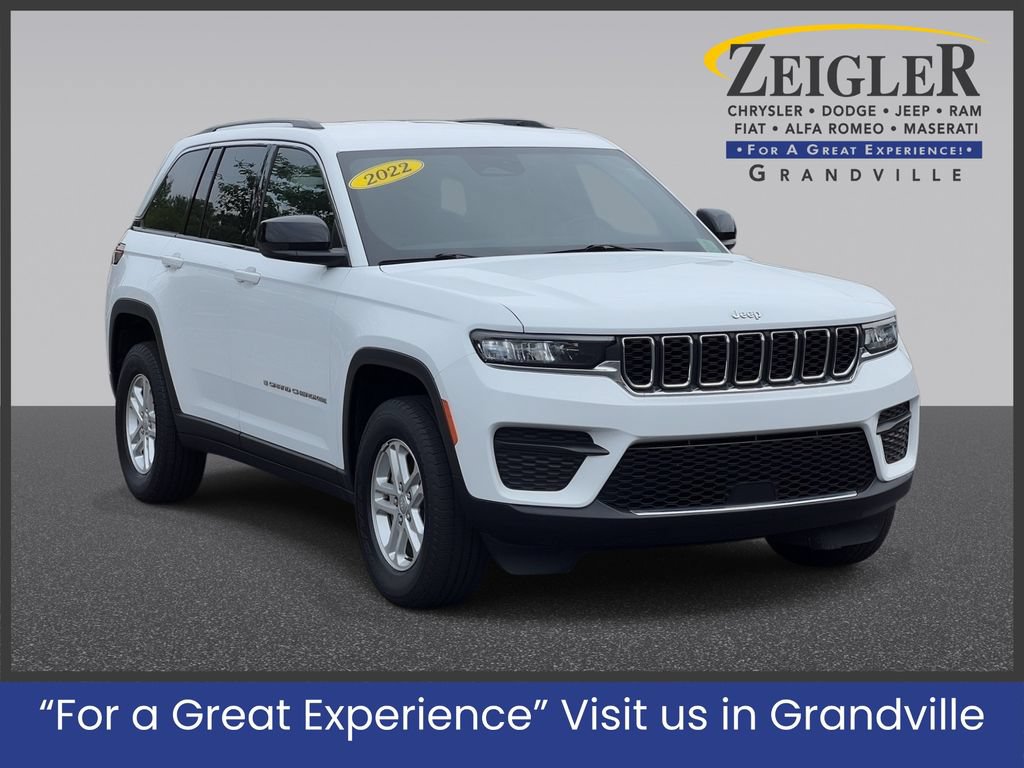 Certified 2022 Jeep Grand Cherokee Laredo w/ Luxury Tech Group I