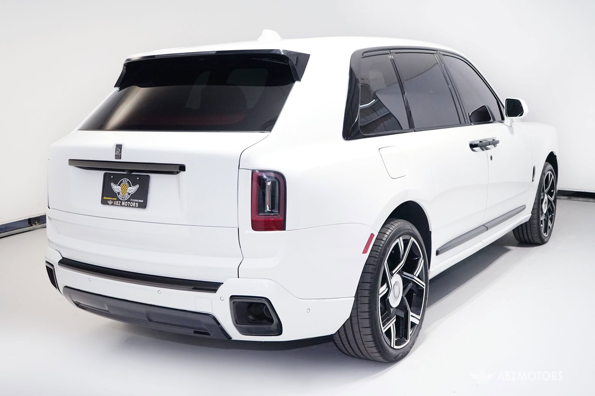 Used 2025 Rolls-Royce Cullinan Black Badge w/ Leather Finishing Pack image 6