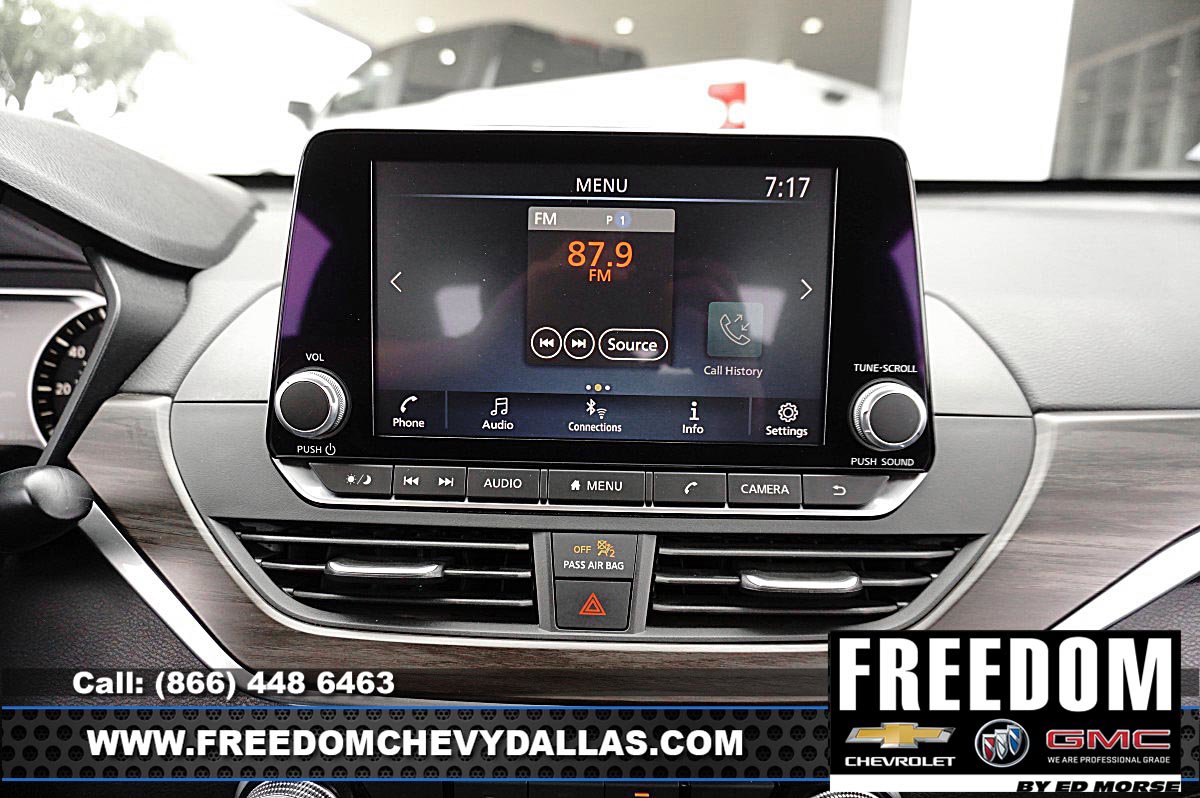 Used 2024 Nissan Altima 2.5 SV FWD image 5