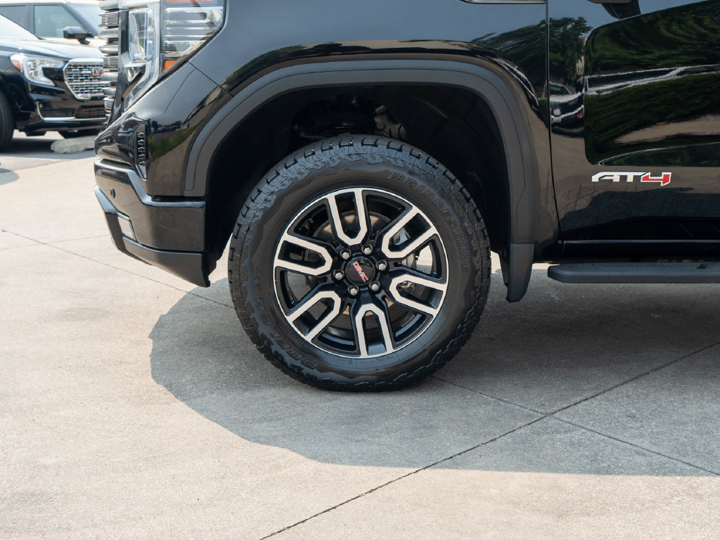 Certified 2023 GMC Sierra 1500 AT4 w/ AT4 Premium Package AWD/4WD image 31