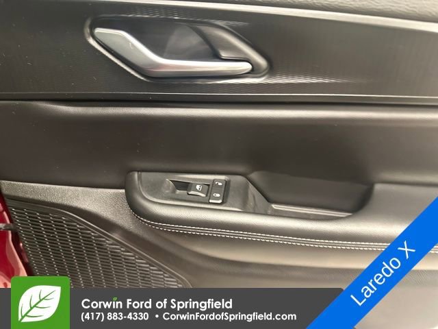 Used 2025 Jeep Grand Cherokee Laredo X w/ Luxury Tech Group I image 14